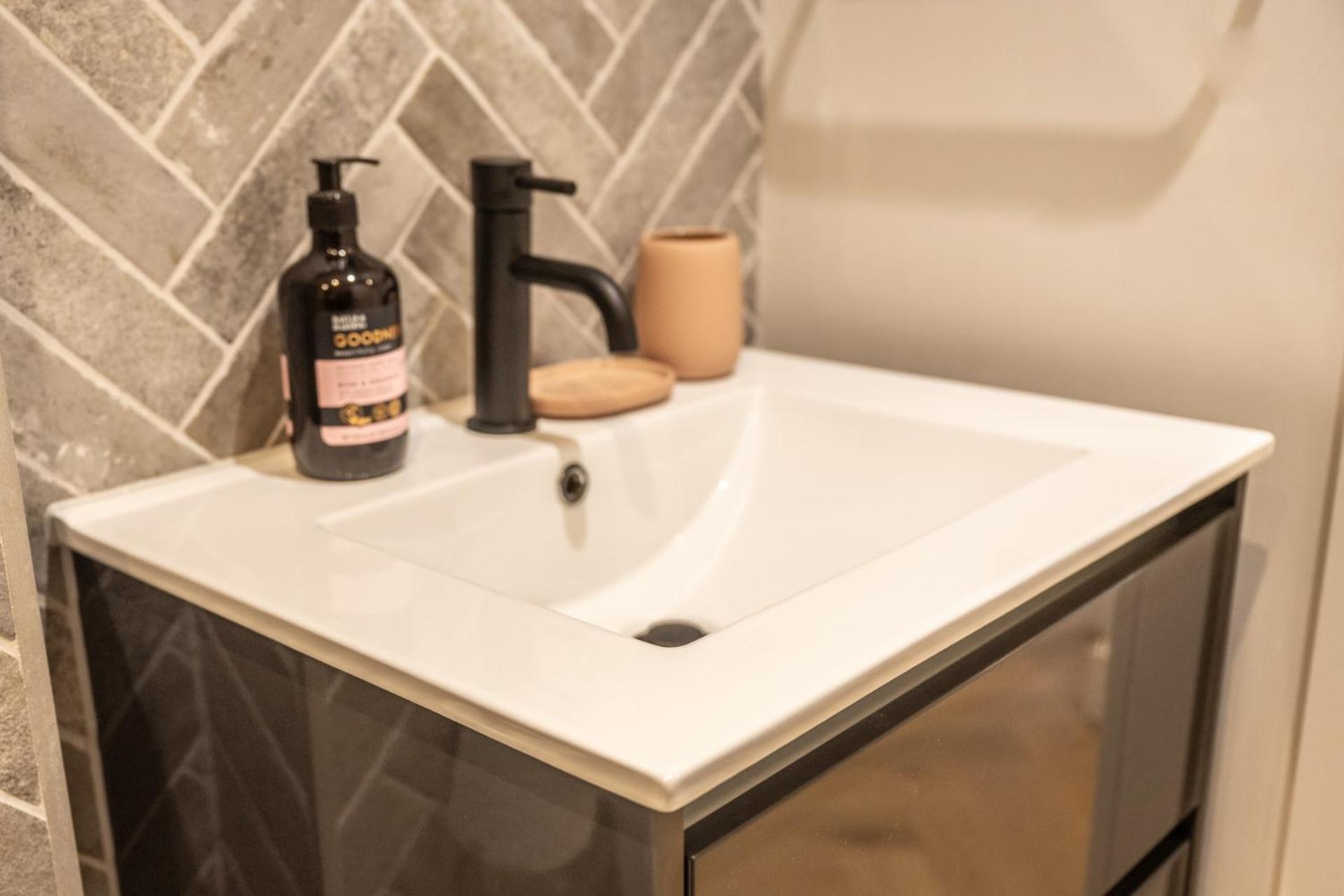 Modern, Stylish Newly Refurbished 2Nd Floor Apartment In Fitzrovia Londres Exterior foto